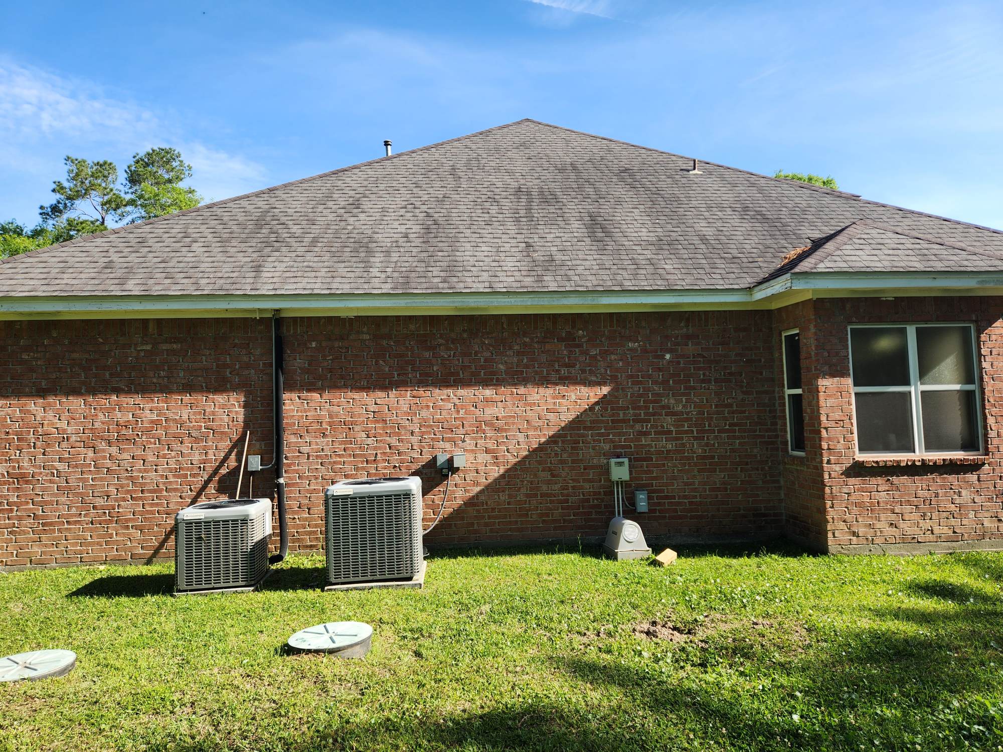 Reviving the Aesthetics of a Residential Roof in Lumberton, TX with Soft Washing