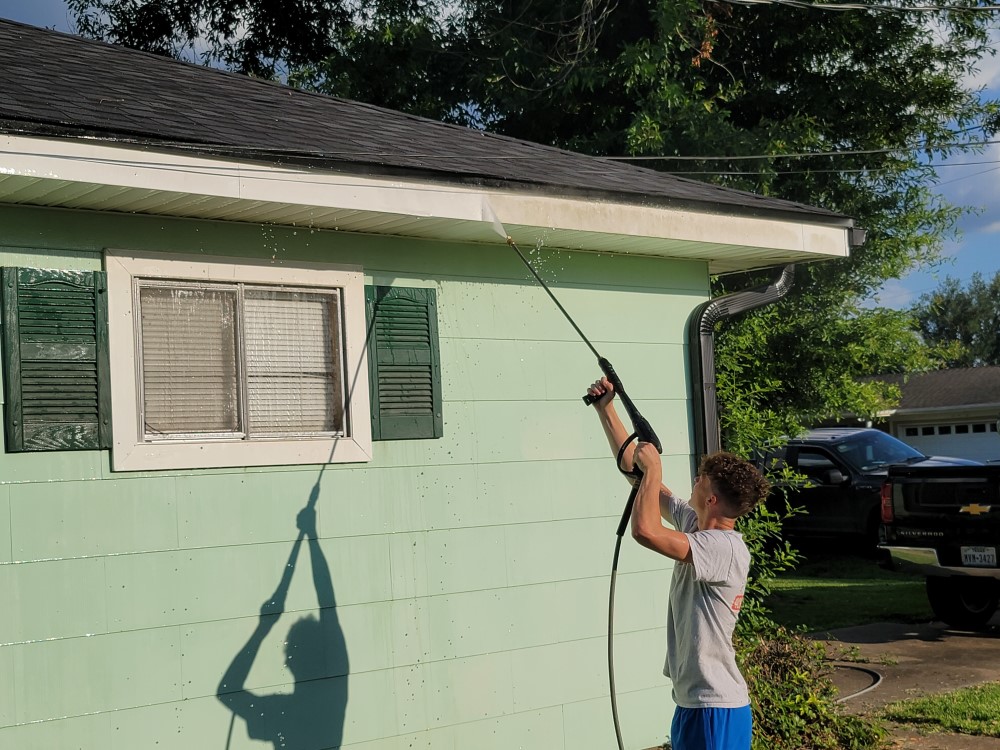 House and Driveway Wash in Nederland, TX